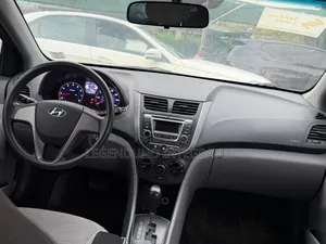 Hyundai Accent SE Sedan 2017 Silver