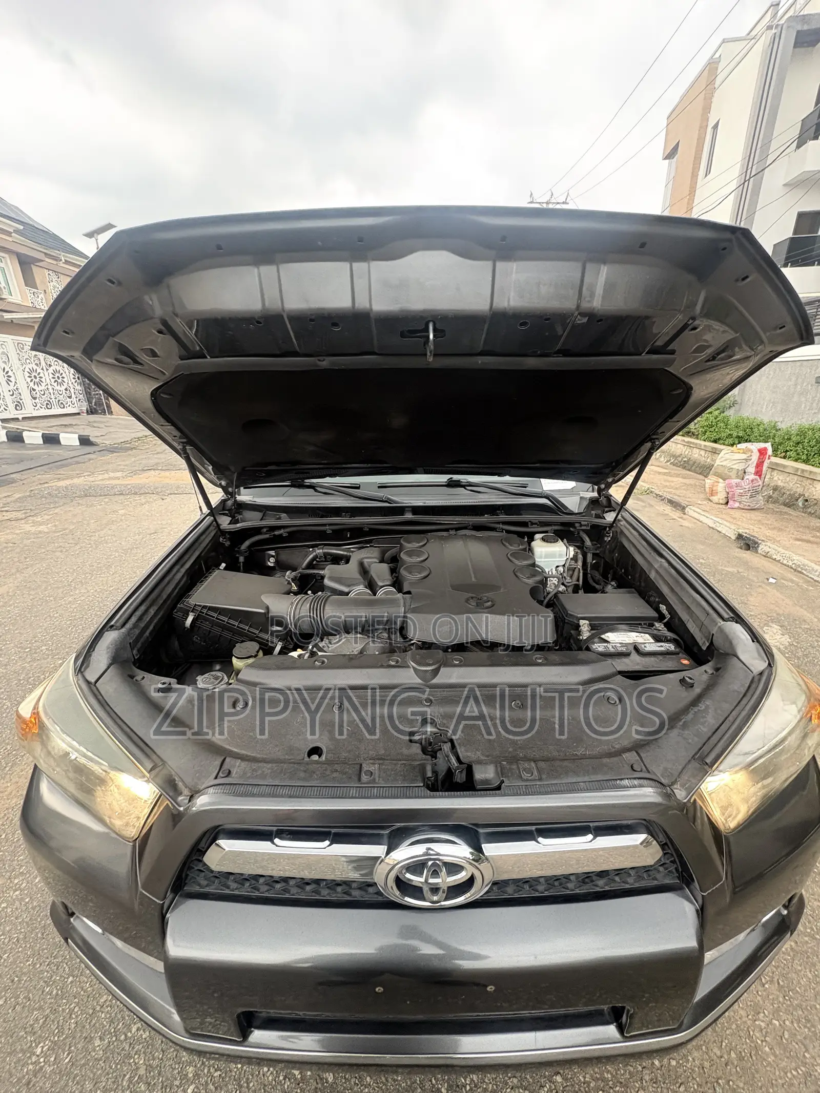 Toyota 4-Runner Limited 4WD 2011 Gray