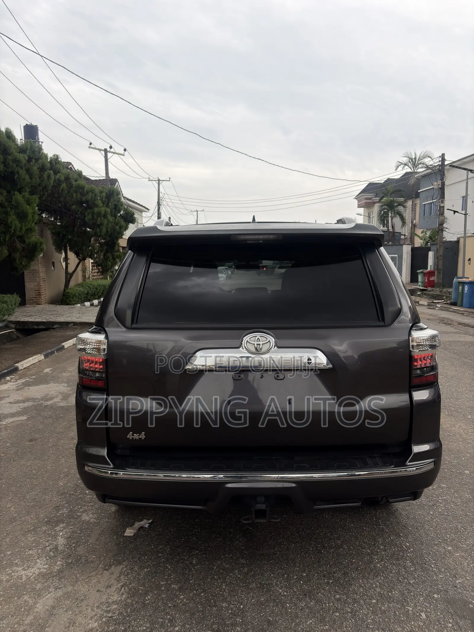 Toyota 4-Runner Limited 4WD 2011 Gray
