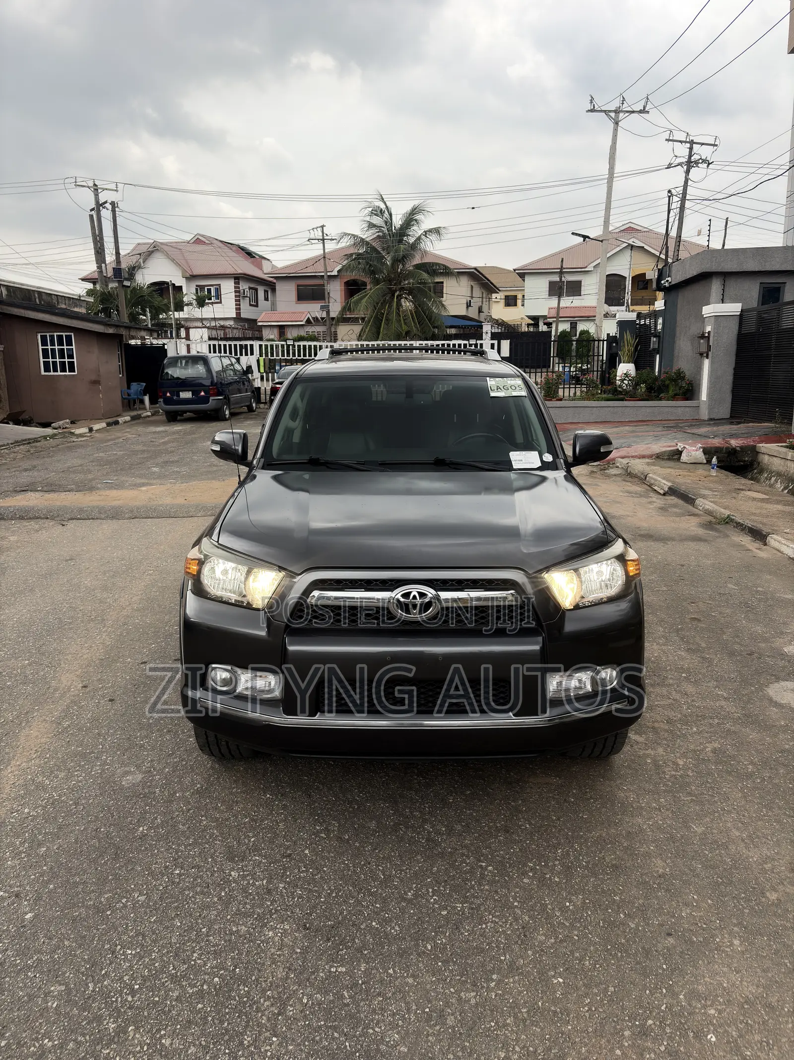 Toyota 4-Runner Limited 4WD 2011 Gray