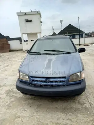 Toyota Sienna 1999 Blue