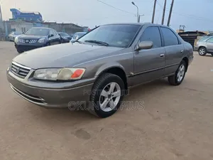 Toyota Camry Automatic 1999 Gold