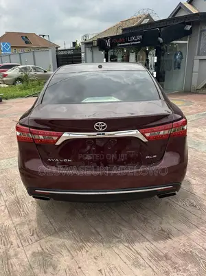 Toyota Avalon XLE FWDSedan (3.6L 6cyl 6A) 2016