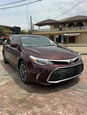 Toyota Avalon XLE FWDSedan (3.6L 6cyl 6A) 2016