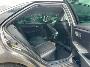 Toyota Camry SE 4dr Sedan (2.5L 4cyl 6A) 2017 Gray