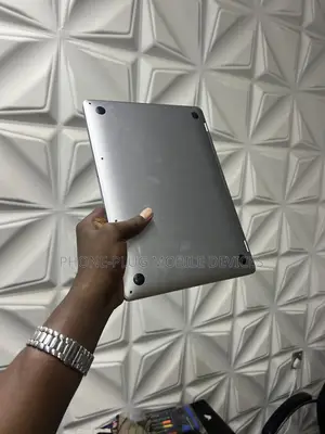 Laptop Apple MacBook Pro 2020 8GB Intel Core i5 SSD 256GB