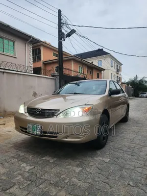 Toyota Camry 2004 Gold