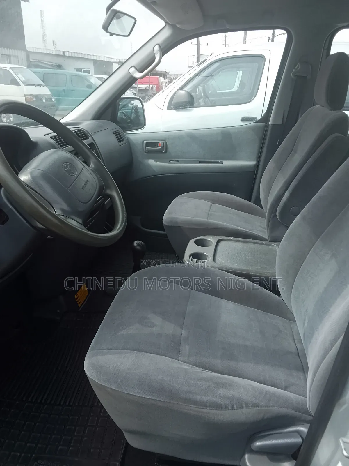 Toyota HiAce 2003 Silver