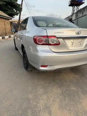 Toyota Corolla LE Special Edition 4dr Sedan (1.8L 4cyl 4A) 2013 Silver