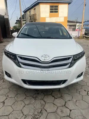 Toyota Venza XLE 2016 White