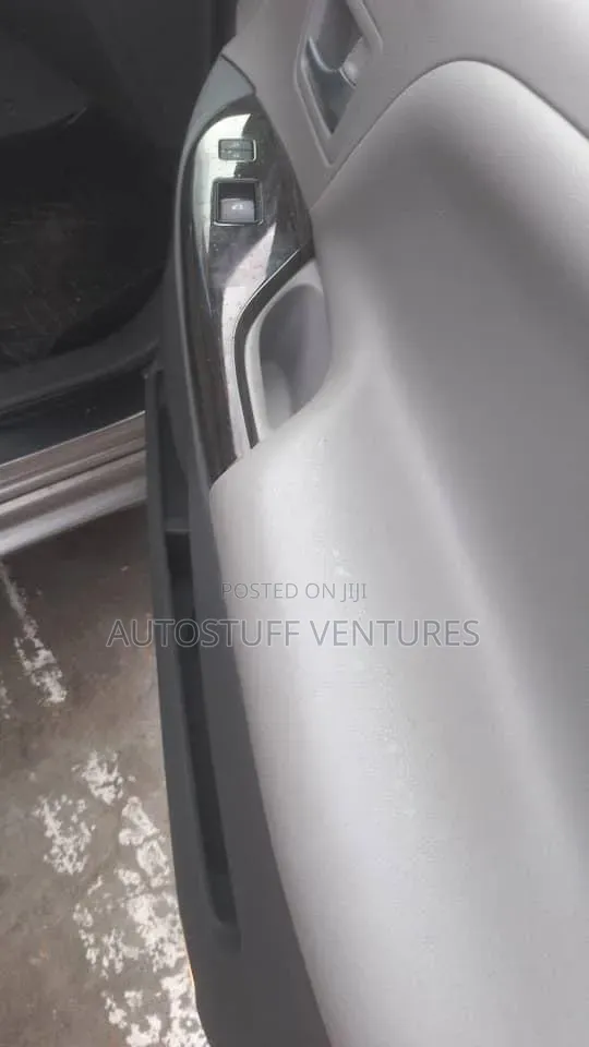 Toyota Sienna 2017 Silver
