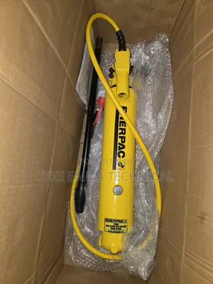 Enerpac P80 2 Stage Hydraulic 
Hand Pump