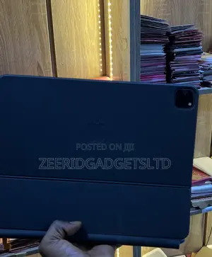 Apple iPad Pro 12.9 (2022) 128 GB Gray