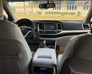 Toyota Highlander 2016 Blue