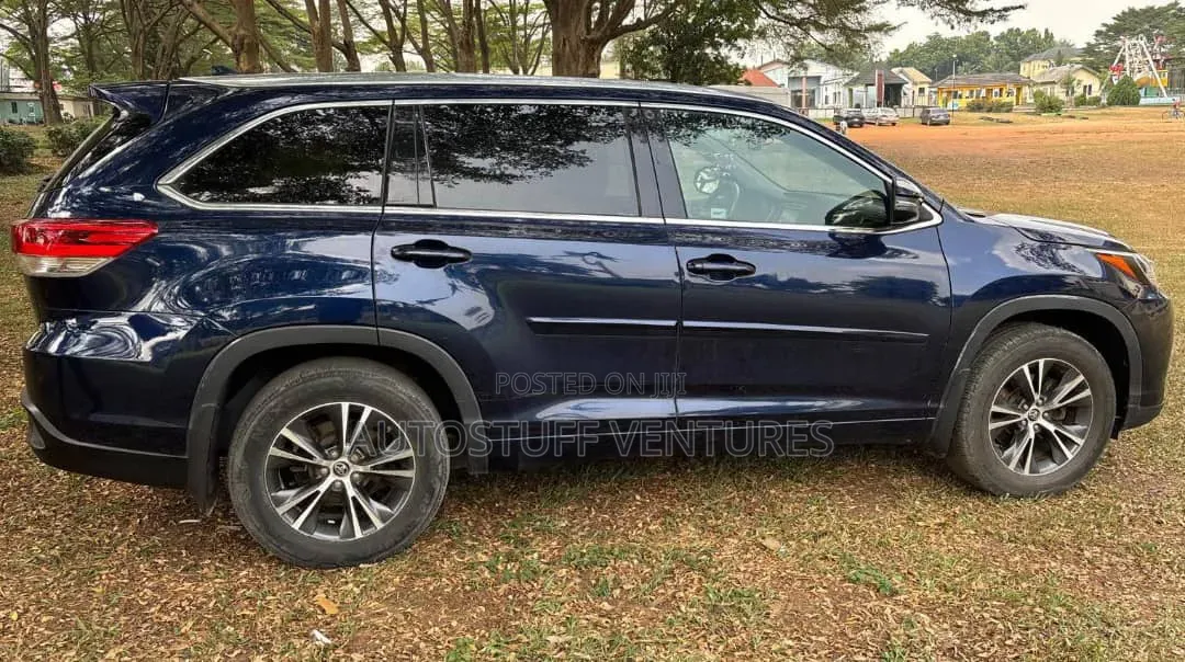 Toyota Highlander 2016 Blue