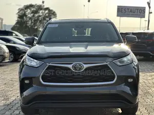 Toyota Highlander XLE 2021 Gray