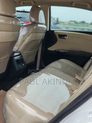 Toyota Avalon Limited Sedan FWD (3.5L 6cyl 6A) 2013 White