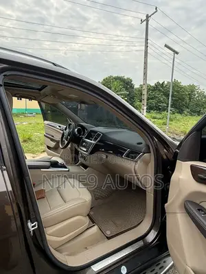Mercedes-Benz M Class ML350 4MATIC 4dr SUV AWD (3.5L 6cyl 7A) 2014