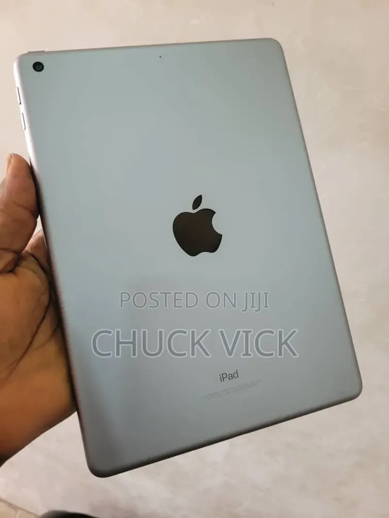 Apple iPad 9.7 128 GB Gray
