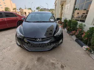 Hyundai Elantra Limited Sedan FWD (1.8L 4cyl 6A) 2013 Black