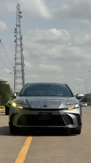 Toyota Camry SE 2025 Gray