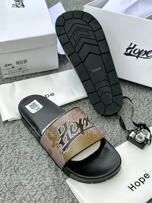 High Quality Well Branded Slippers