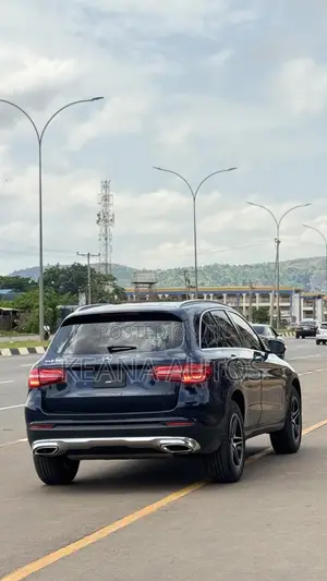 Mercedes-Benz GLC-Class 2018 Blue