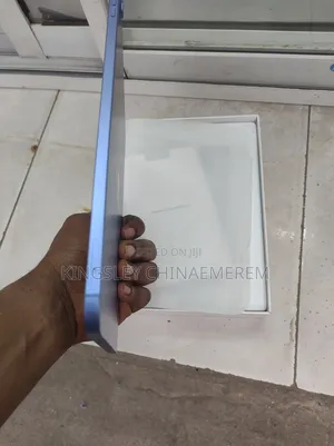 New Apple iPad (2025) 128 GB Blue
