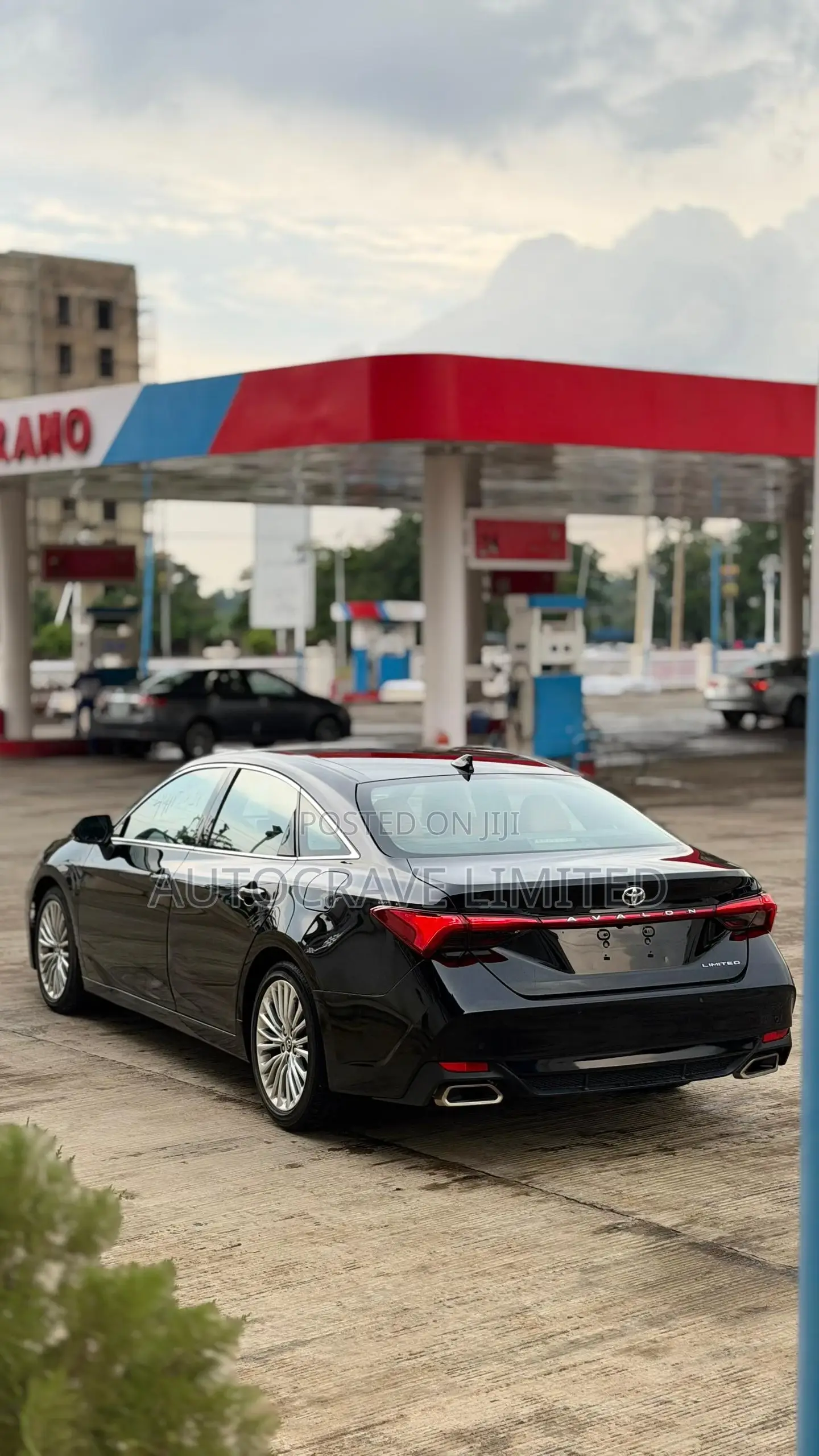 Toyota Avalon Limited 2020 Black