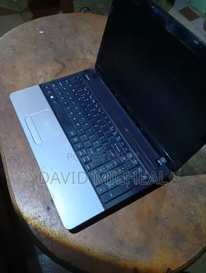 Laptop Acer TravelMate P253 E 8GB Intel Core i3 HDD+SSD 256GB