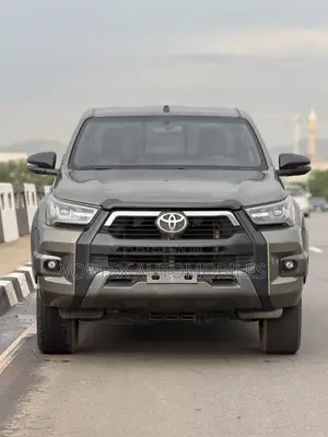 Toyota Hilux 2023 Green