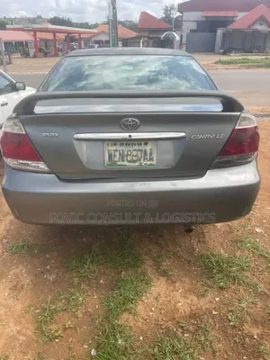 Toyota Camry 2.4 XLE 2005 Gray