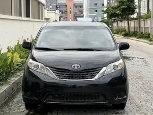 Toyota Sienna 2011 Black