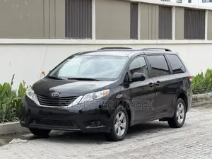 Toyota Sienna 2011 Black