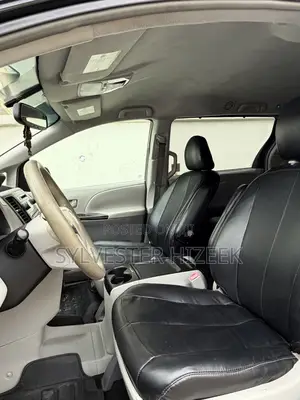 Toyota Sienna 2011 Black