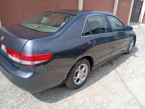 Honda Accord 2005 Gray