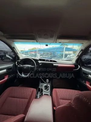 Toyota Hilux 2021 White