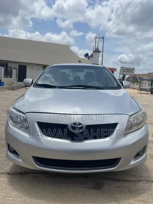 Toyota Corolla LE 4dr Sedan (1.8L 4cyl 4A) 2011 Silver