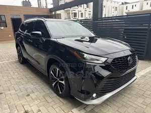 Toyota Highlander XSE 2021 Black