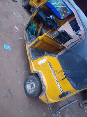 TVS Apache 160 4V 2021 Yellow