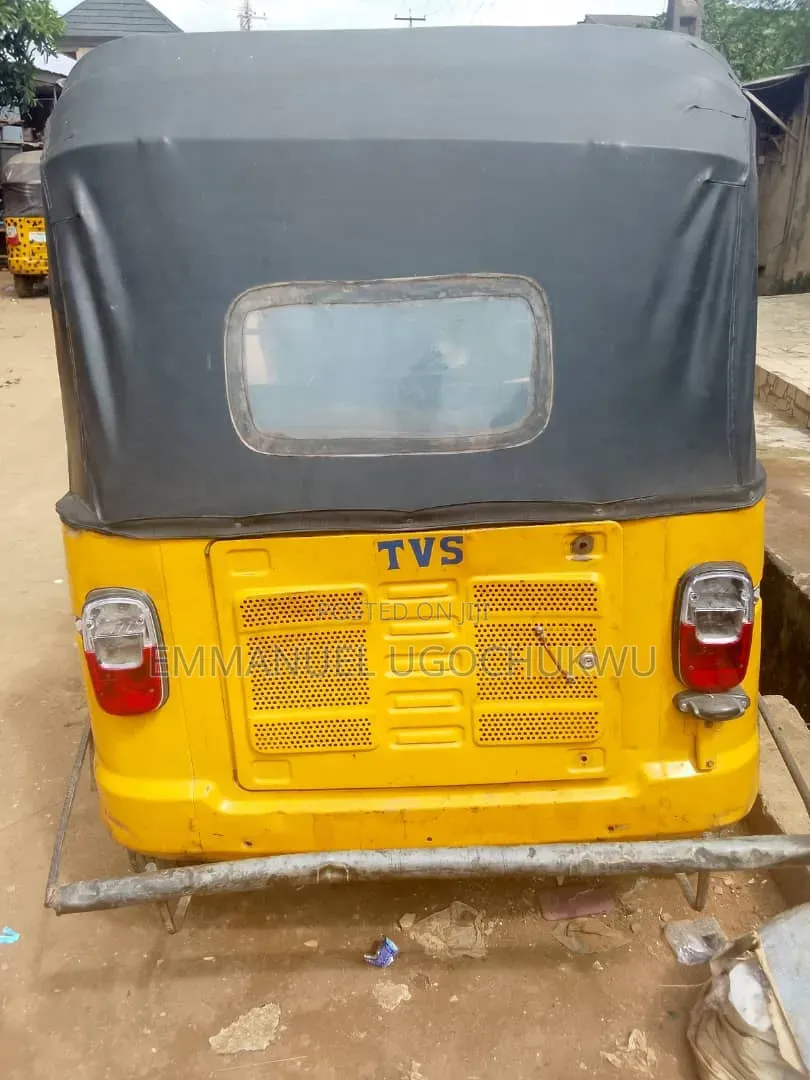 TVS Apache 160 4V 2021 Yellow