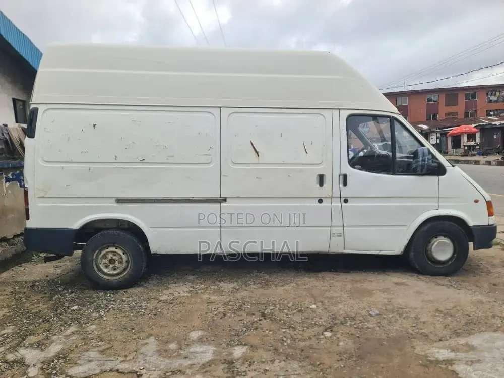 Ford Transit 2000 White