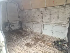 Ford Transit 2000 White