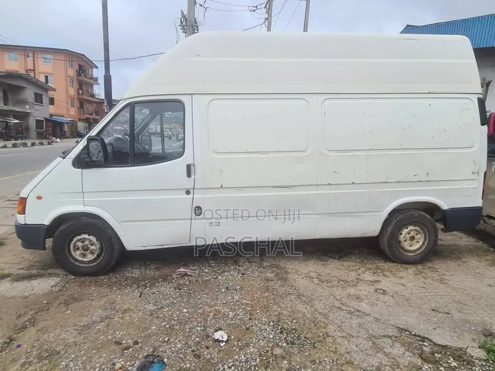 Ford Transit 2000 White