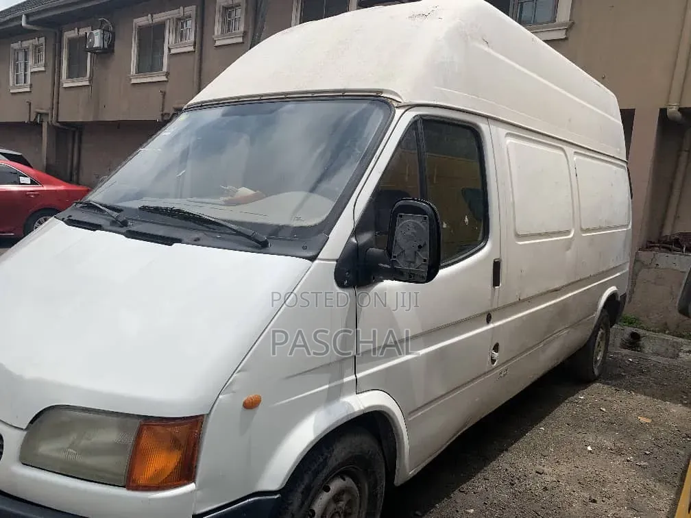 Ford Transit 2000 White