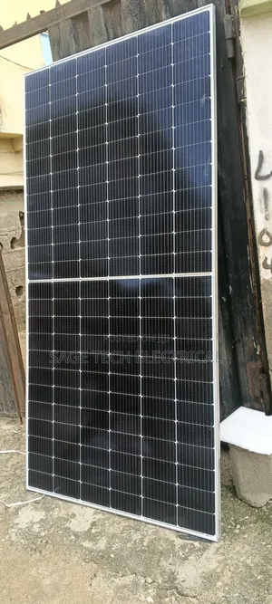 590watt Jinko Solar Panel