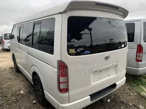 Toyota HiAce 2010 White