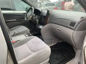 Toyota Sienna 2006 Silver