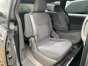 Toyota Sienna 2006 Silver