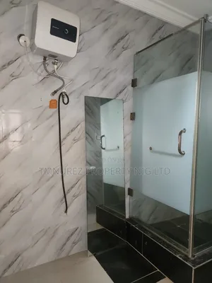 Studio Apartment in Chevron for rent